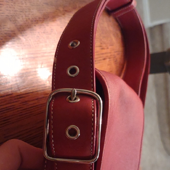 Vintage Coach Red Leather Messenger Bag - Picture 9 of 10